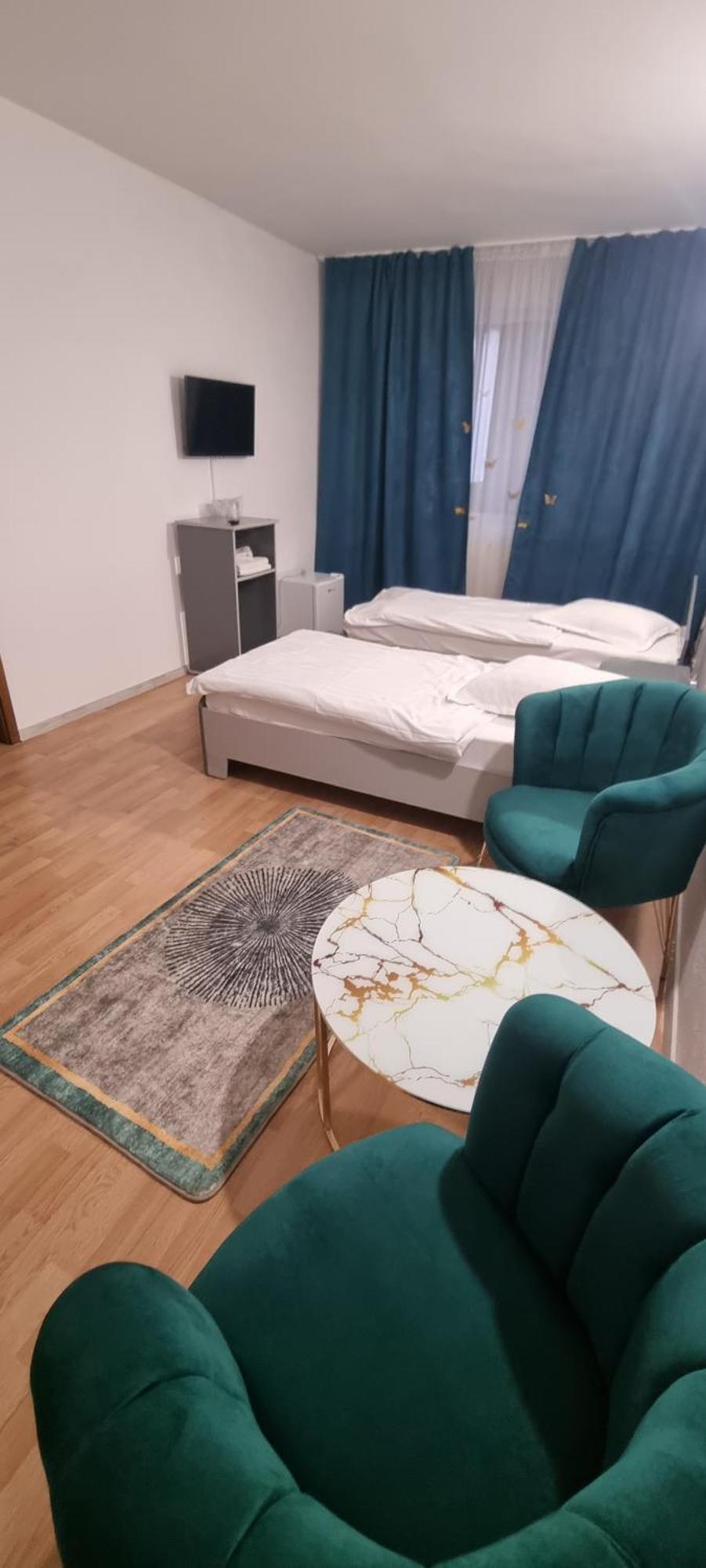 Casablanca Hostel Craiova Bagian luar foto
